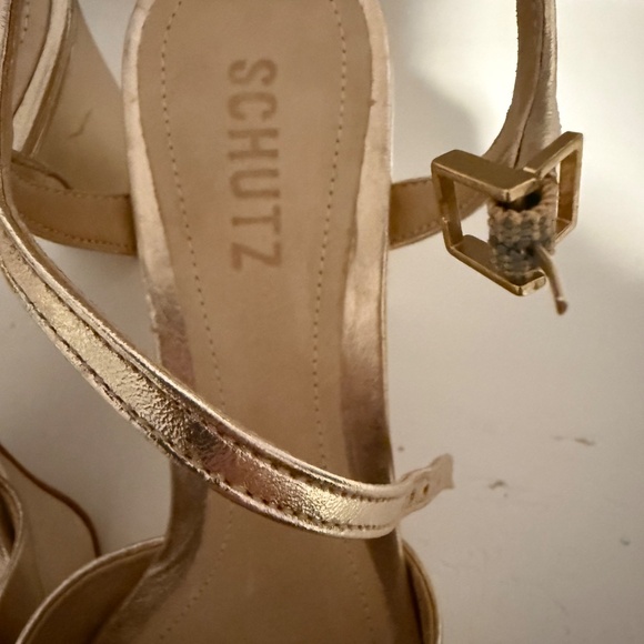 Schultz Gold Keefa Sandal, size 7 - Picture 6 of 6